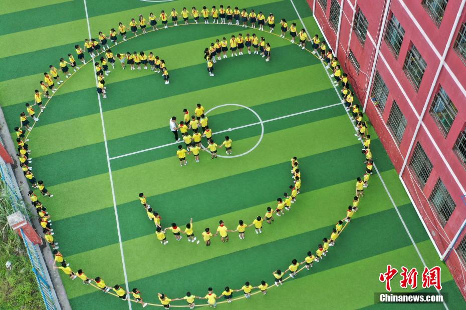 China: Dia do Professor é celebrado em todo o país