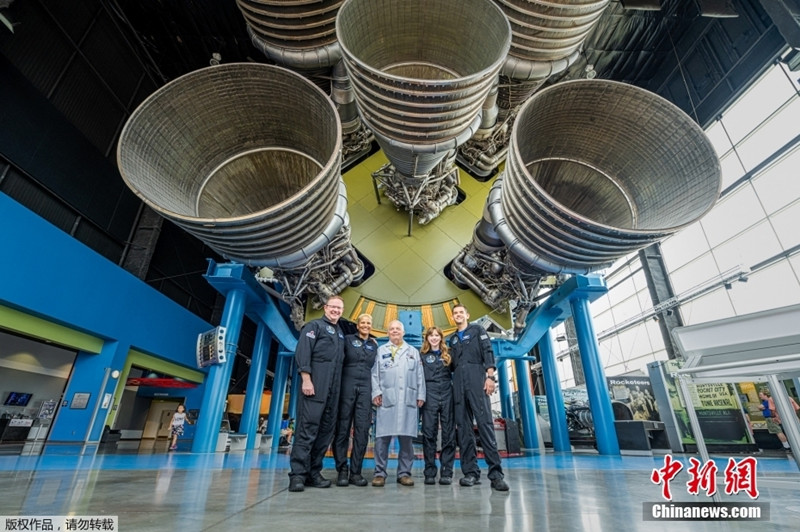 SpaceX enviará primeira tripula??o totalmente civil à órbita espacial