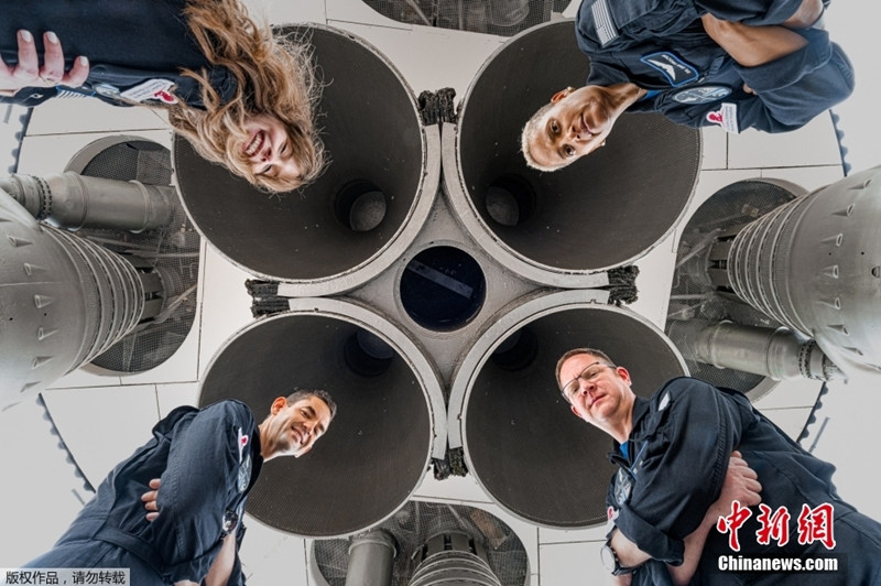 SpaceX enviará primeira tripula??o totalmente civil à órbita espacial