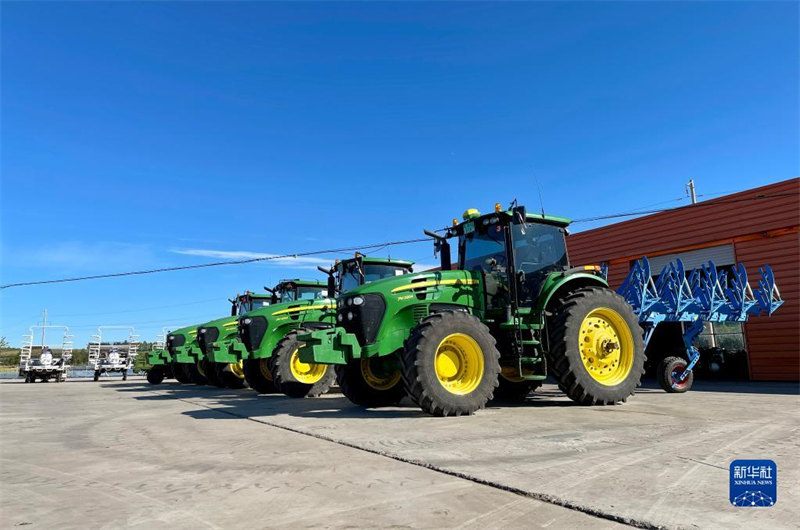 Xi expressa sauda??es antes do festival da colheita dos agricultores chineses