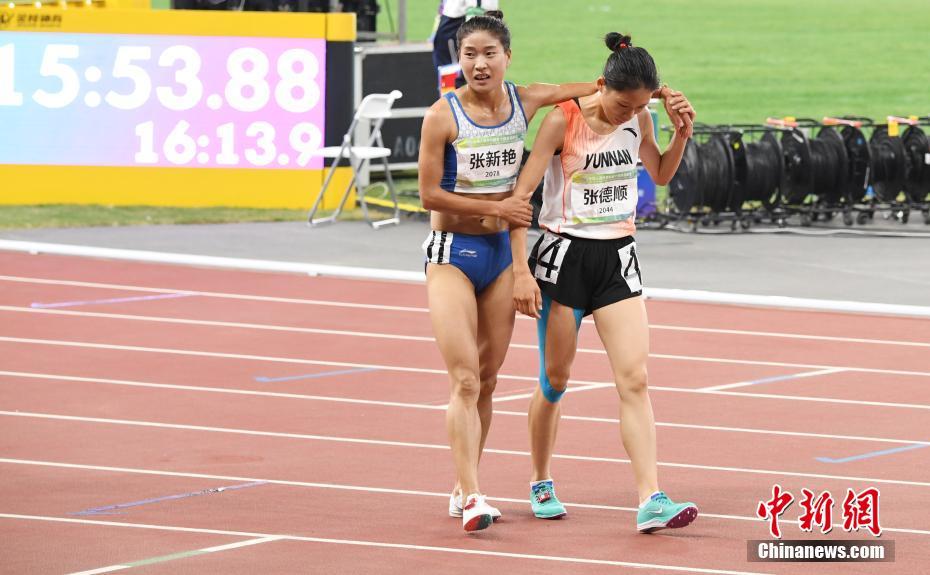 Zhang Xinyan conquista medalha de ouro nos 5000m