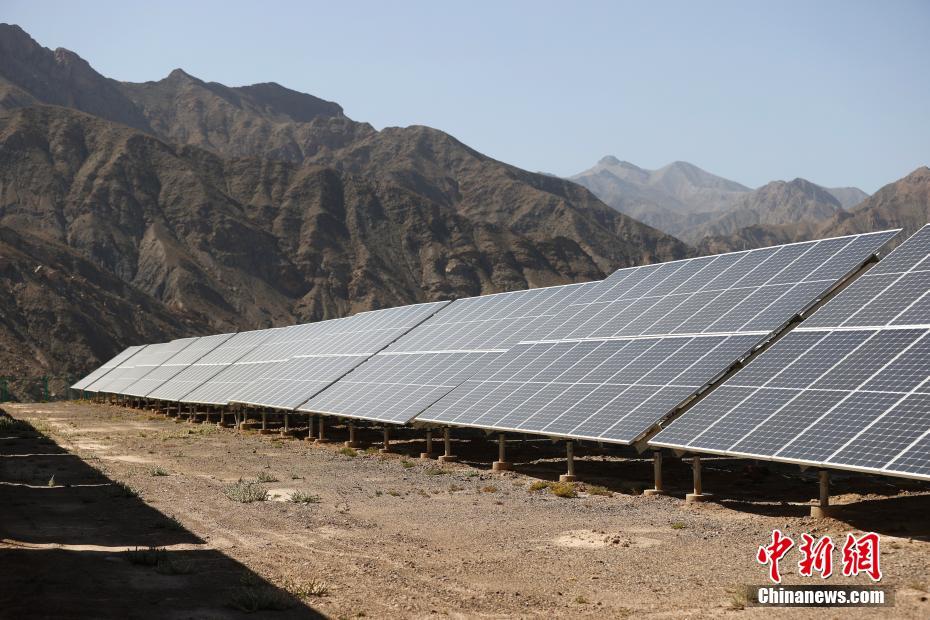 Xinjiang: usina fotovoltaica ajuda a consolidar conquistas de erradica??o da pobreza