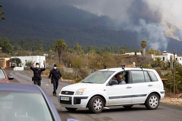 Espanha: vulc?o continua em erup??o em La Palma