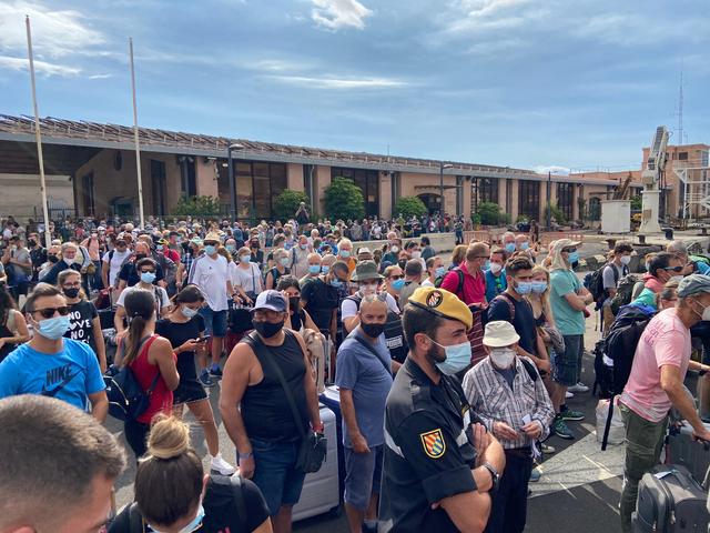 Espanha: vulc?o continua em erup??o em La Palma