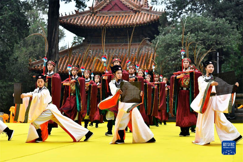 Qufu: cerim?nia realizada em homenagem a Confúcio 