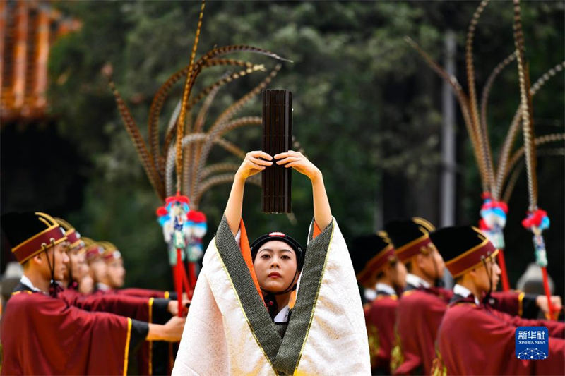 Qufu: cerim?nia realizada em homenagem a Confúcio 