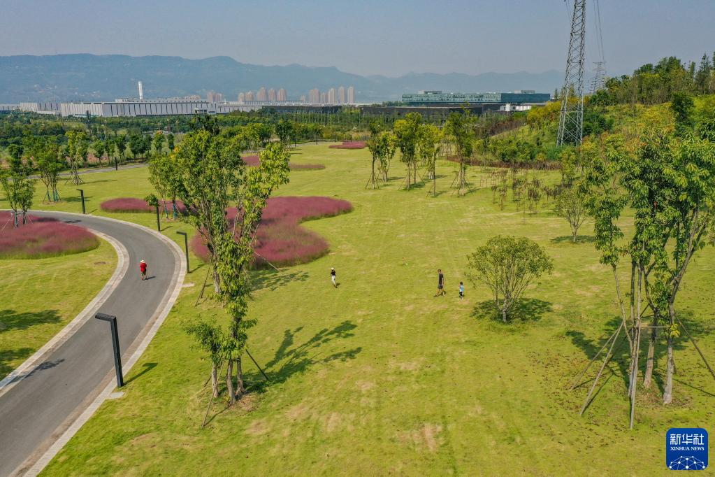 China registra 515 milh?es de viagens turísticas domésticas durante o feriado do Dia Nacional