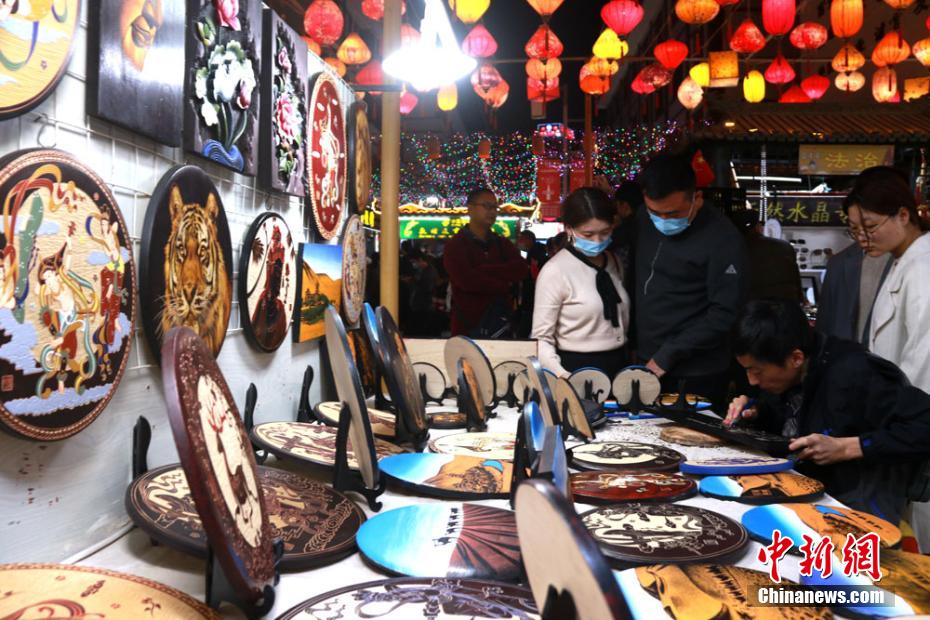Gansu: paisagem da Rota da Seda atrai mais de 300.000 visitantes durante feriado do Dia Nacional   