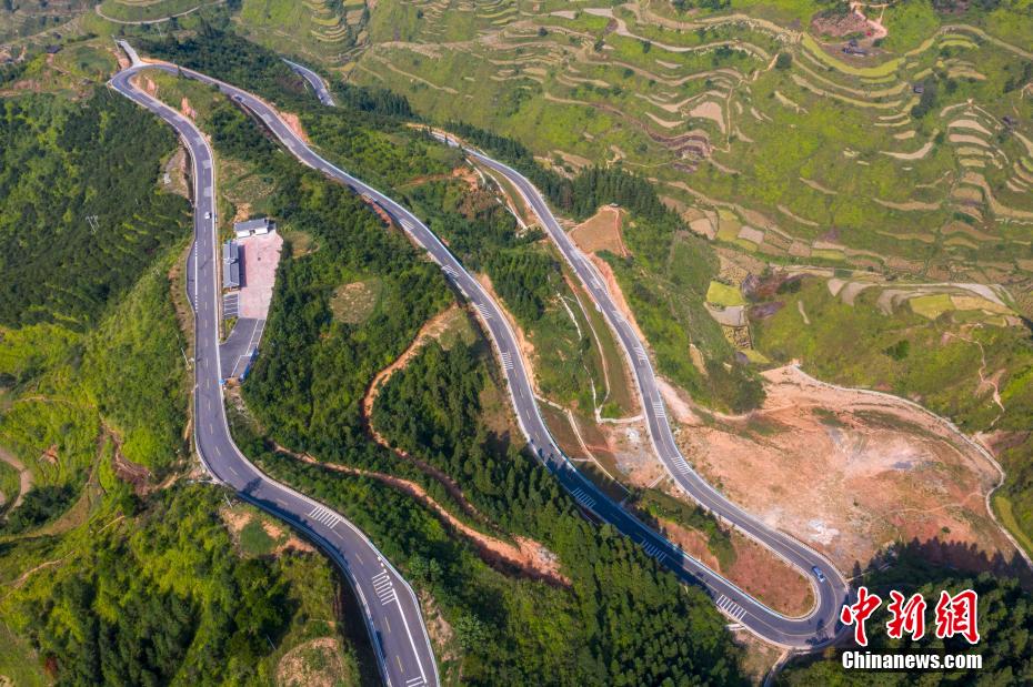 Guizhou: rodovia de turismo ajuda na revitaliza??o rural 