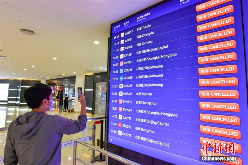 Tuf?o “Kompasu” atinge sul da China