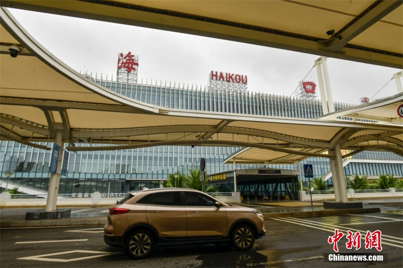 Tuf?o “Kompasu” atinge sul da China