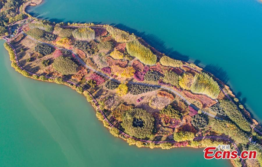 Lushuiwan: paisagem outonal de área cénica no noroeste da China