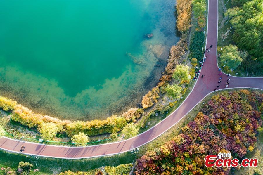 Lushuiwan: paisagem outonal de área cénica no noroeste da China