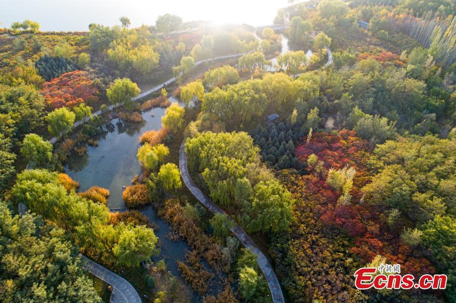 Lushuiwan: paisagem outonal de área cénica no noroeste da China
