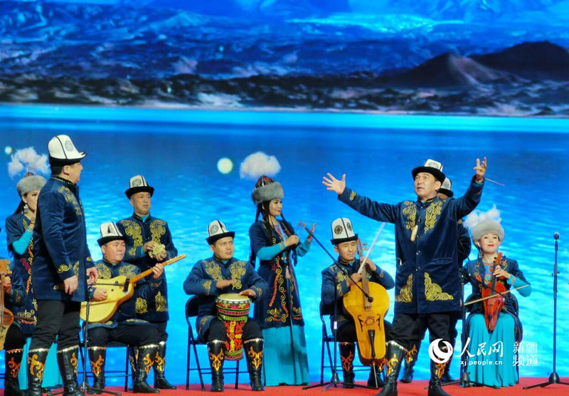 Exposi??o de patrim?nio cultural imaterial inaugurada em Xinjiang
