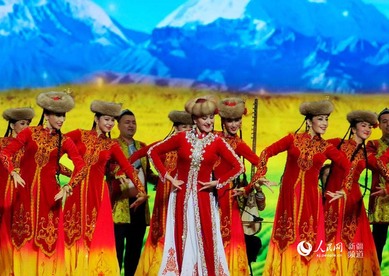 Exposi??o de patrim?nio cultural imaterial inaugurada em Xinjiang