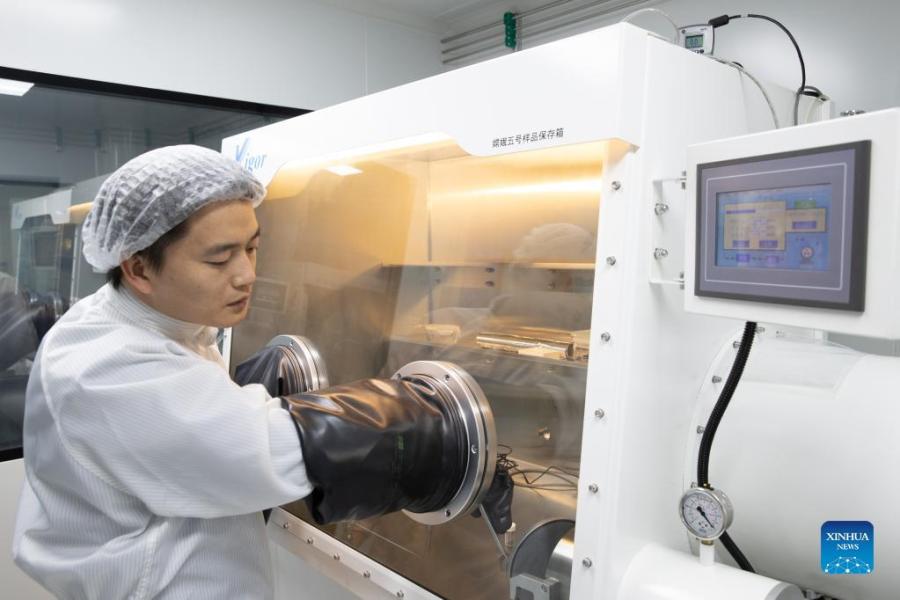 Miss?o Chang'e-5 da China oferece novas percep??es sobre a evolu??o da Lua