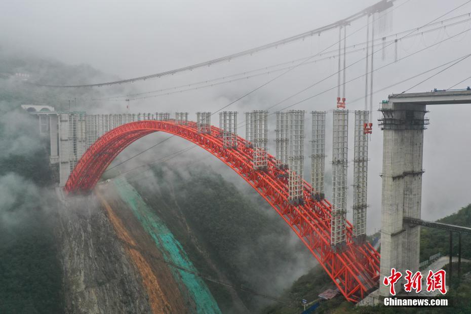 Concluída instala??o de pilares da mega ponte Dafaqu na via expressa Renhuai-Zunyi