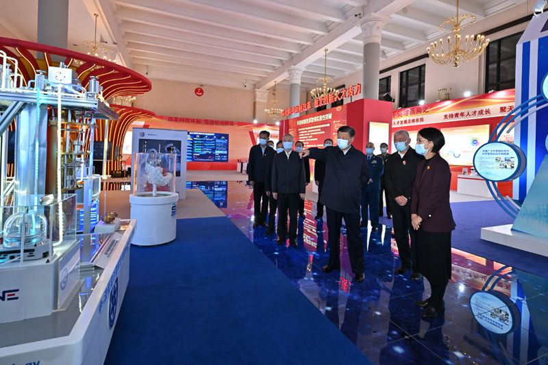 Xi pede constru??o da for?a chinesa em ciência e tecnologia