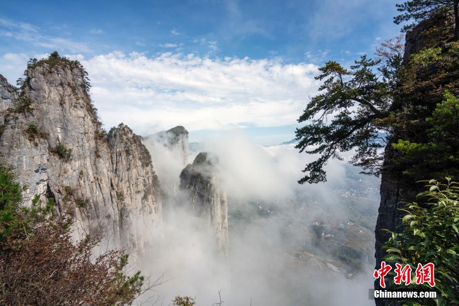 Galeria: paisagem outonal do Grande Canyon de Enshi em 2021