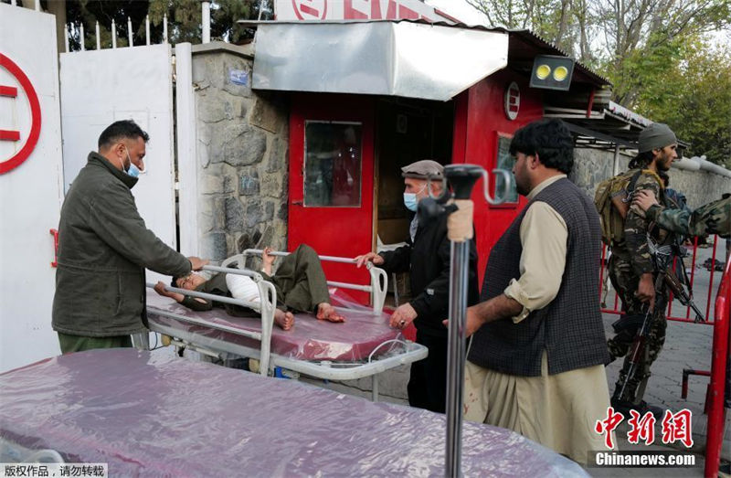 Afeganist?o: explos?o em entrada de hospital deixa dezenas de mortos e feridos em Cabul