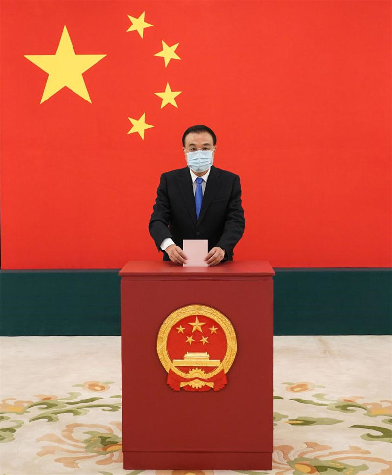 Xi Jinping vota na elei??o legislativa local em Beijing