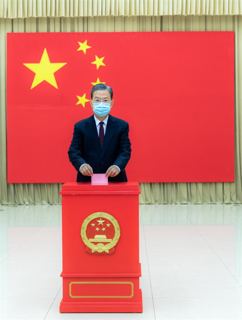 Xi Jinping vota na elei??o legislativa local em Beijing