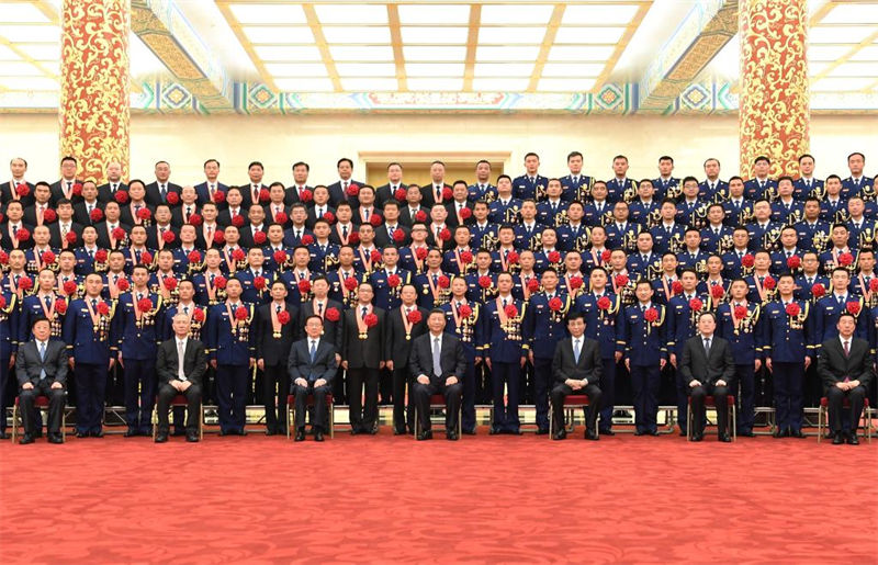 Xi Jinping reúne-se com modelos nacionais na gest?o de emergências e guardas leais no combate a incêndios