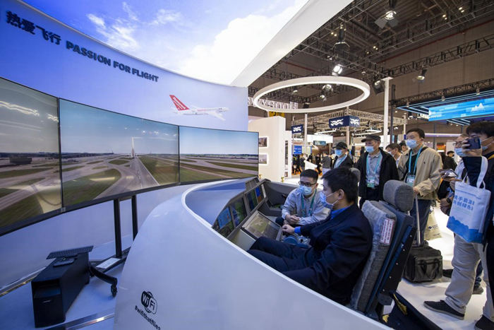 CIIE: zonas de exposi??o variadas atraem visitantes