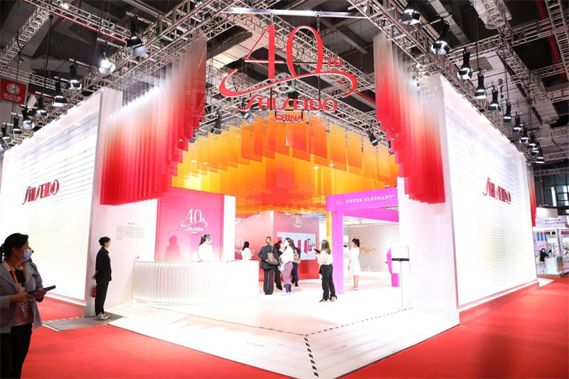 CIIE: estandes peculiares atraem visitantes