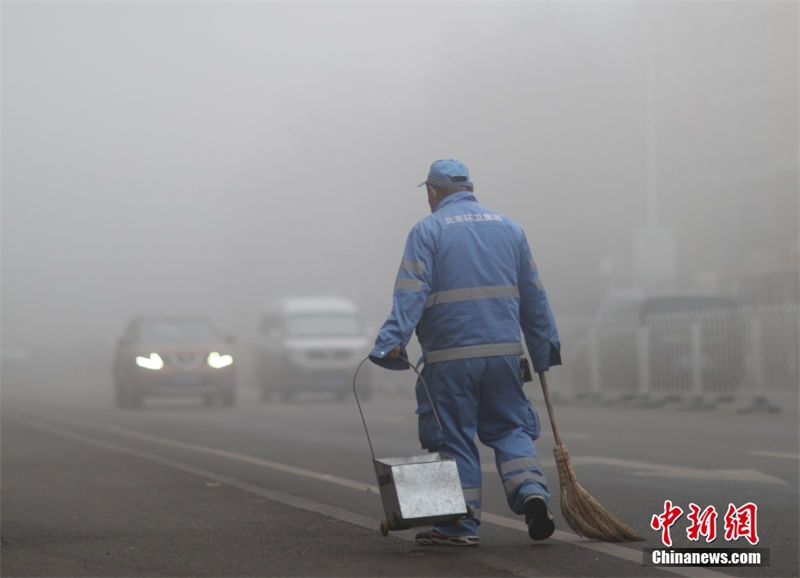 China: muitos lugares sofrem com denso nevoeiro 