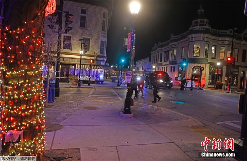 EUA: veículo SUV avan?a sobre desfile, causando mortes e dezenas feridos em Wisconsin