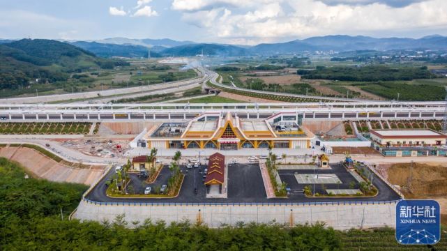 Ferrovia China-Laos iniciará opera??es nesta sexta-feira