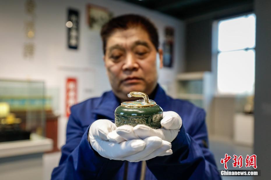 Beijing 2022: produto cultural e criativo de “pedra de curling” usa técnicas de patrim?nio cultural imaterial 