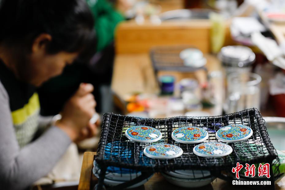 Beijing 2022: produto cultural e criativo de “pedra de curling” usa técnicas de patrim?nio cultural imaterial 