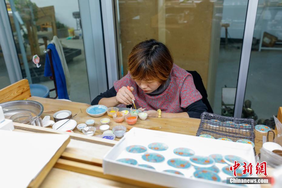 Beijing 2022: produto cultural e criativo de “pedra de curling” usa técnicas de patrim?nio cultural imaterial 