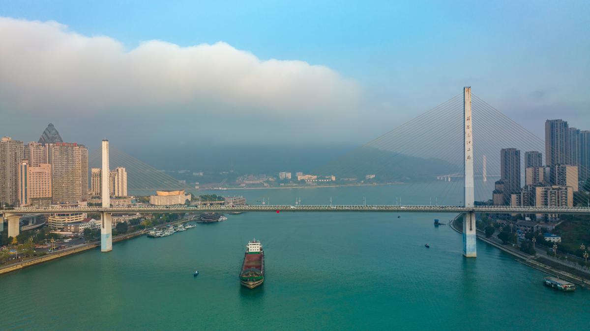 China: Guizhou realiza navega??es por meio de sistema de eleva??o