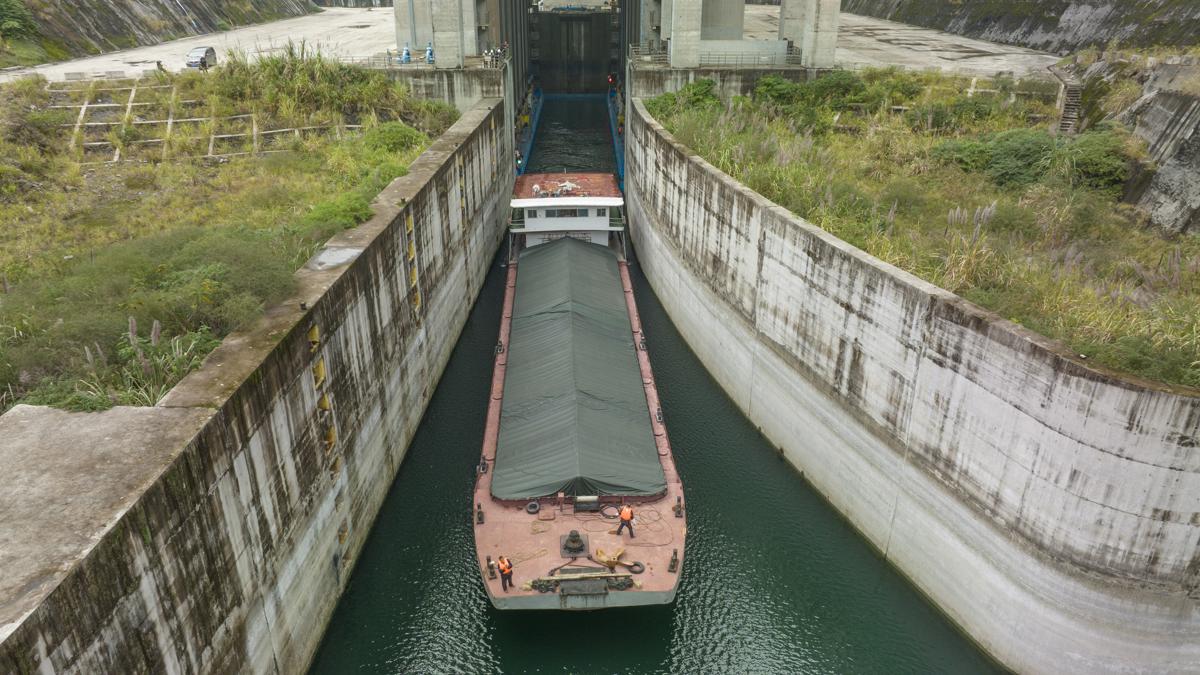 China: Guizhou realiza navega??es por meio de sistema de eleva??o