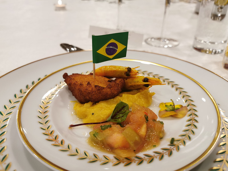 Embaixada brasileira em Beijing realiza atividade de degusta??o de petiscos de rua brasileiros