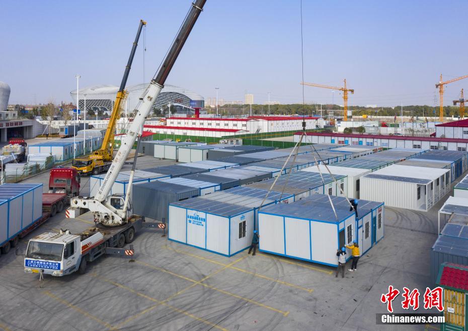 Zhejiang: constru??o de isolamento temporário está em andamento  