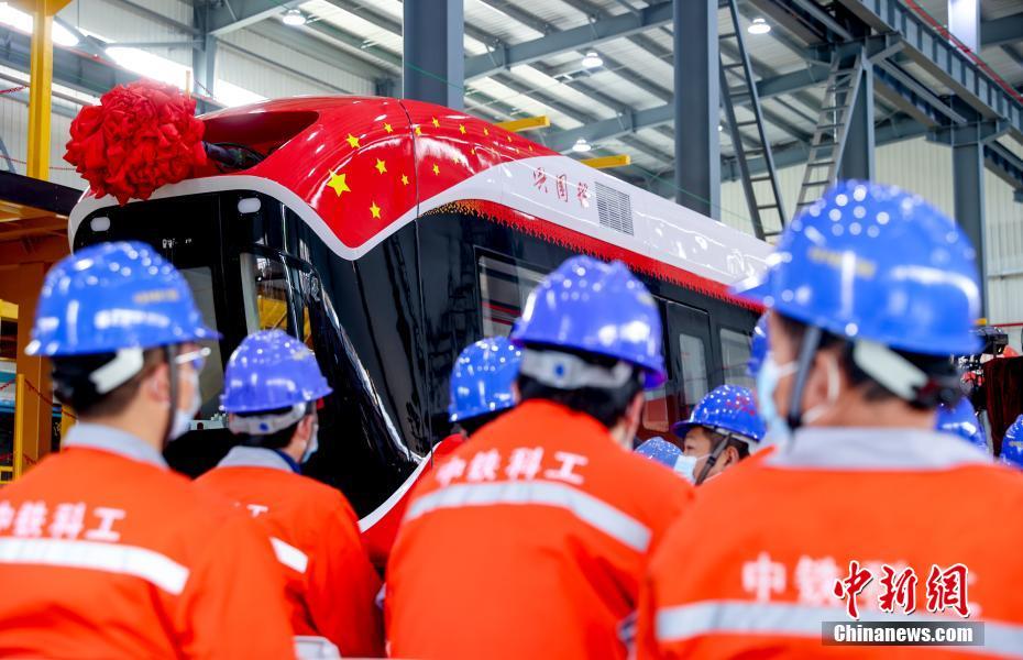 Primeiro trem maglev permanente da China entra em opera??o em Wuhan