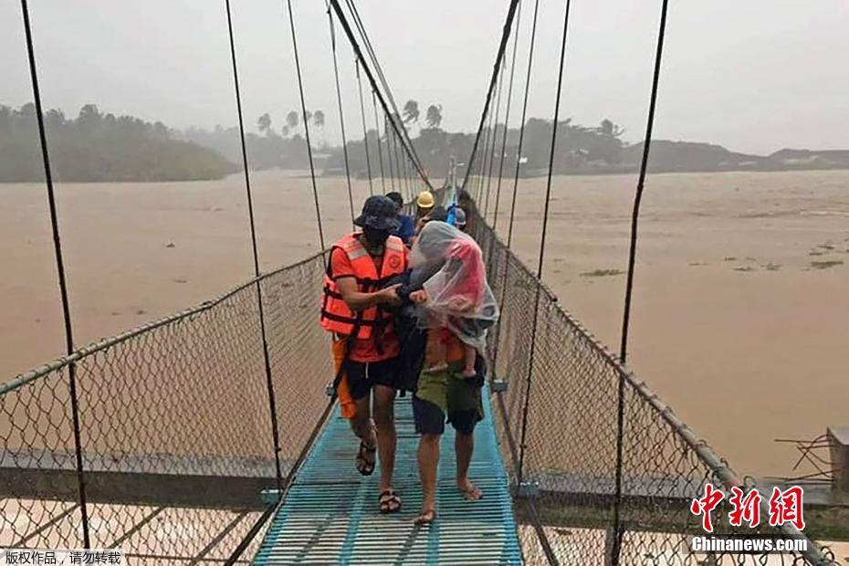 Supertuf?o Rai atinge as Filipinas