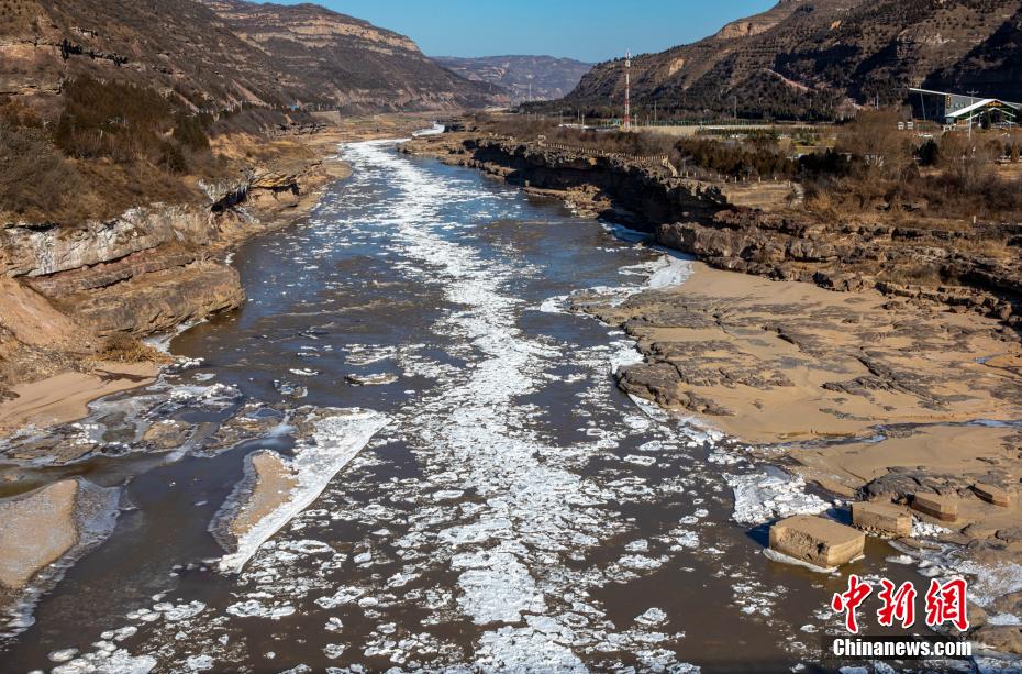 Galeria: cachoeira Hukou congela no rio Amarelo  