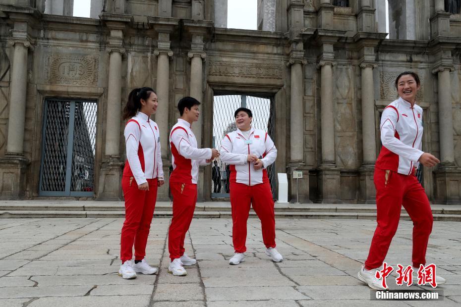 Delega??o de atletas olímpicos do continente chinês visita Ruínas de S?o Paulo em Macau