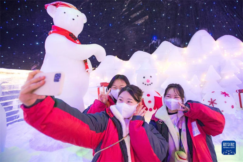 8o Festival Nacional do Gelo e da Neve é inaugurdo em Wuhan