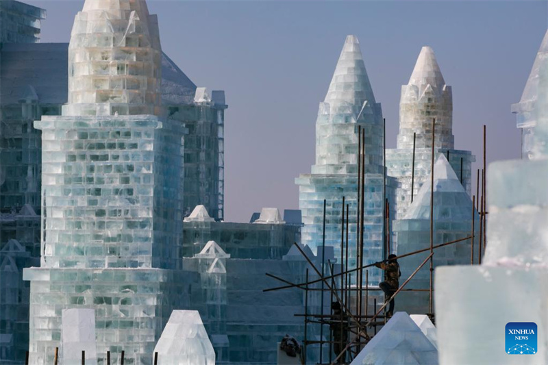 Constru??o do Parque Temático Mundo de Gelo e Neve na China está em andamento