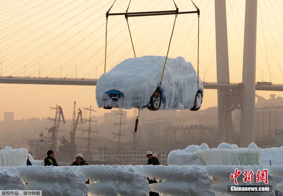 Navio cargueiro russo é afetado por condi??es climáticas extremas
