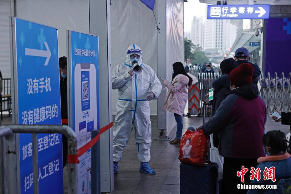 China: ferrovia atinge pico no retorno de passageiros no feriado de Ano Novo