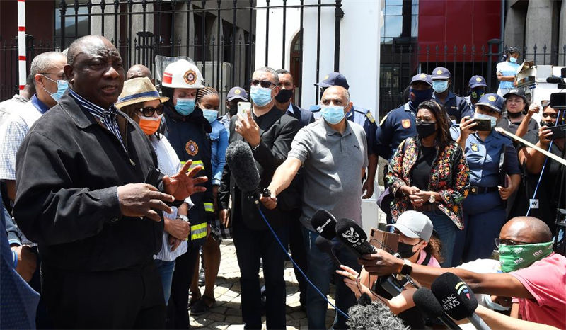 Pessoa é presa por incêndio no parlamento da áfrica do Sul, diz ministro