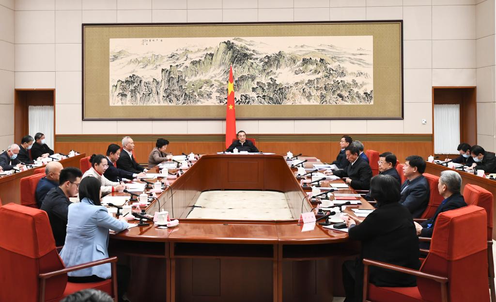 Premiê chinês destaca educa??o primária e servi?os médicos